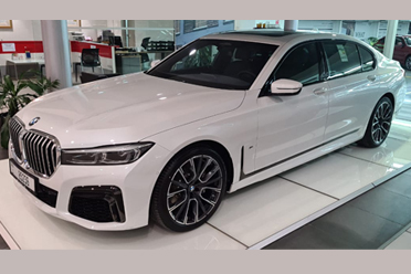 Rent a car with driver in dubai BMW 730 i